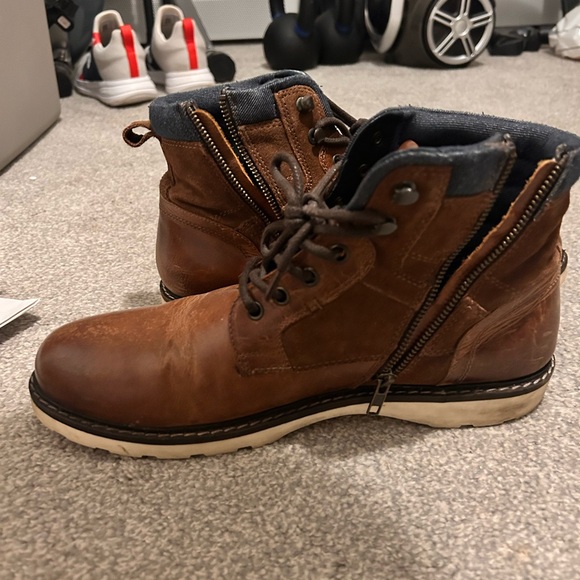 Men’s Crown Vintage Black and Brown Ankle Boots - Picture 4 of 6
